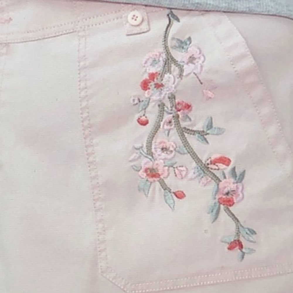 Lane Bryant Pink Embroidered Girlfriend Short - Picture 3 of 4